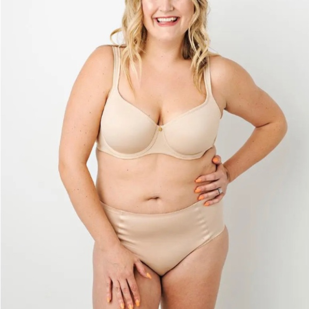 Essential Body Wear Abbie bra 40F LIKE NEW!